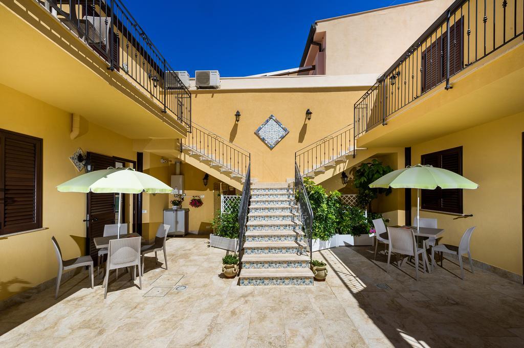 Appartamenti Il Patio San Vito Lo Capo Exteriör bild